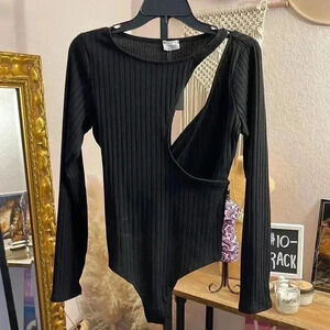 NWT LE LIS Women’s Long Sleeve Bodysuit Size Small